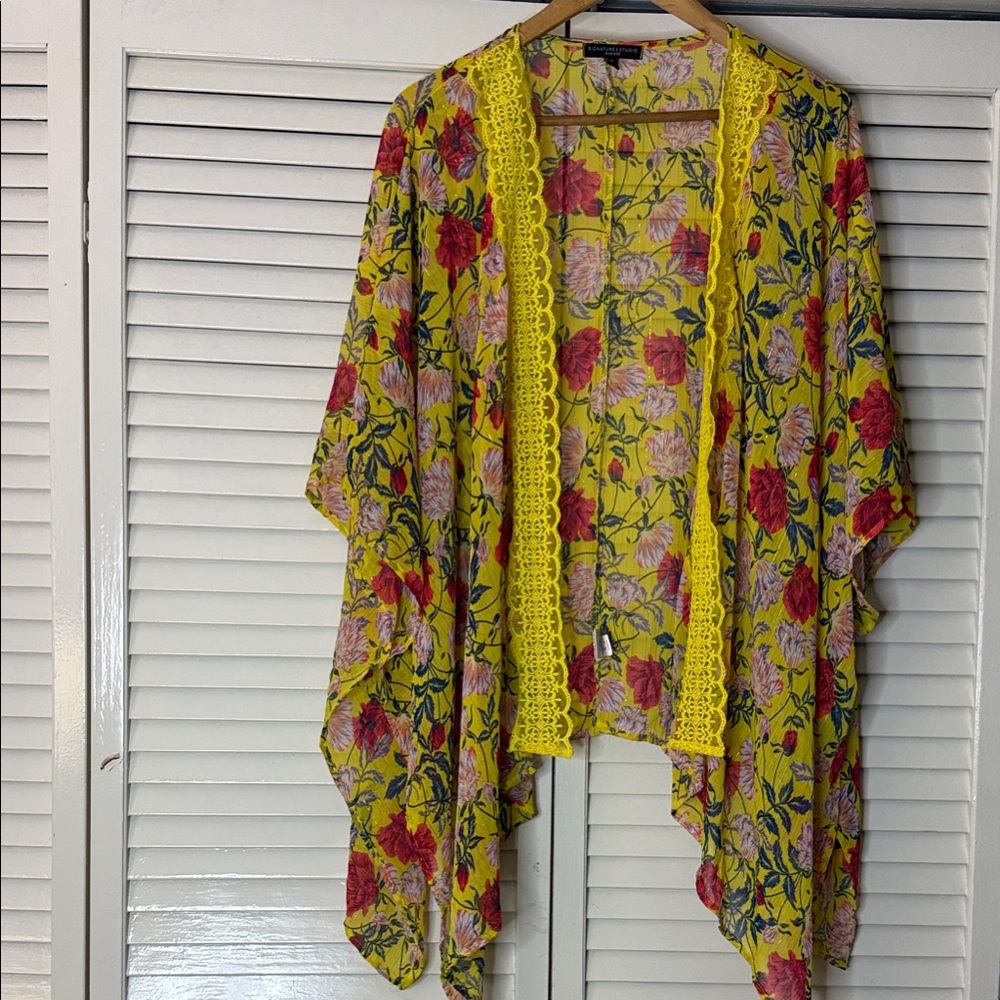 Signature Studio Yellow Floral Kimono